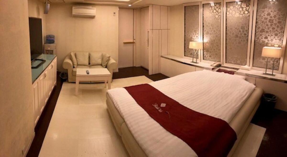 Prime Hotel Fulula プライムホテル フルーラ (Adults Only) Ōsaka Exterior foto